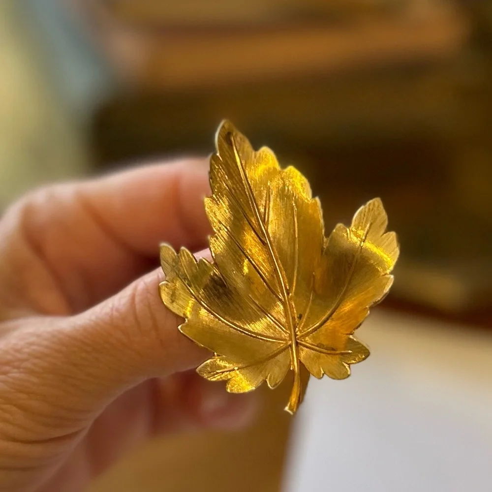 Glowing Vintage Leaf Brooch
